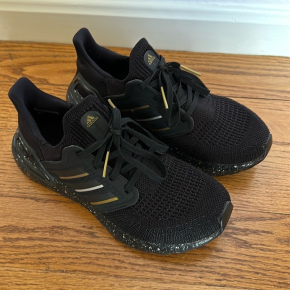 adidas Shoes - Black adidas ultraboost sneakers 👟 with gold and silver details